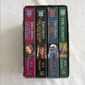 Chronicle Books Lord of the Rings & The Hobbit Box Set - Red, Black, Green, Blue